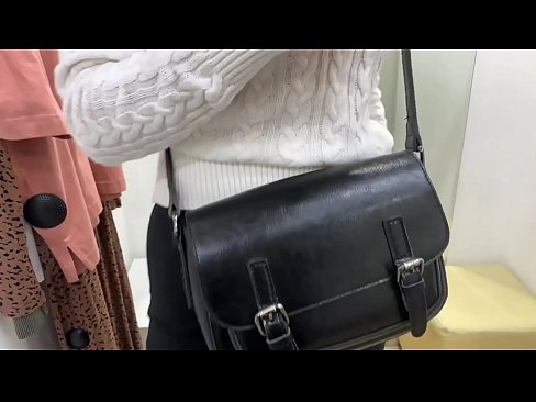 ❤️ Offentlig onani av den unga slynan FeralBerry med en dildo i provrummet ❤❌ Porno at sv.javarchive.top